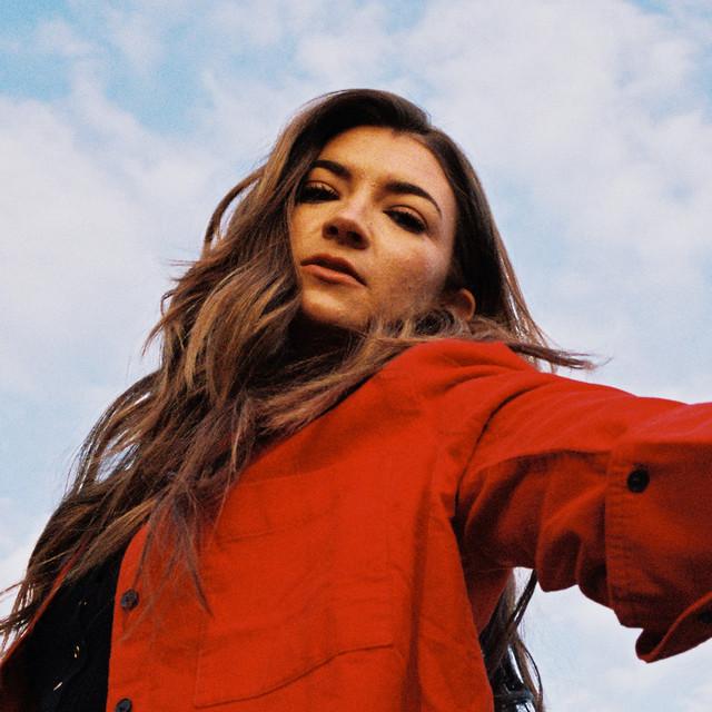 Tenille Townes Manchester